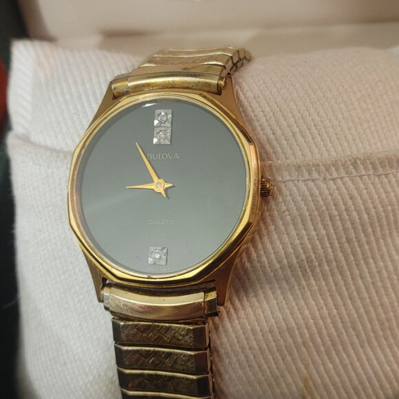 Bulova Quartz Gold Tone Watch Vintage Diamond Accents Stainless Steel Working - Picture 6 of 10